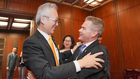 cinden israilli vekile sert tepki parcalara ayrilir BykbA8rO