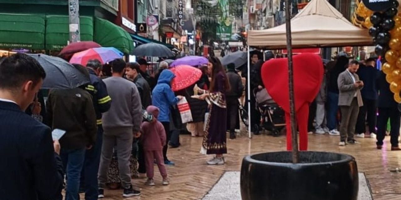 bu da bedava altin kuyrugu kuyumcunun kampanyasi izdiham yaratti Stsj7cwL