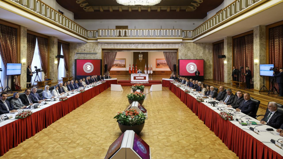 terorsuz turkiye komisyonu hakan fidan ve yilmaz tuncu dinleyecek yec6nJ4i.jpg