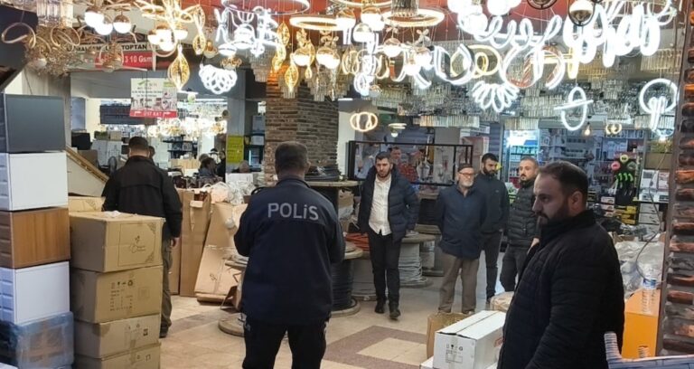 calistigi-dukkanda-vuruldu-hayati-tehlikesi-suruyor-gijsVEdP