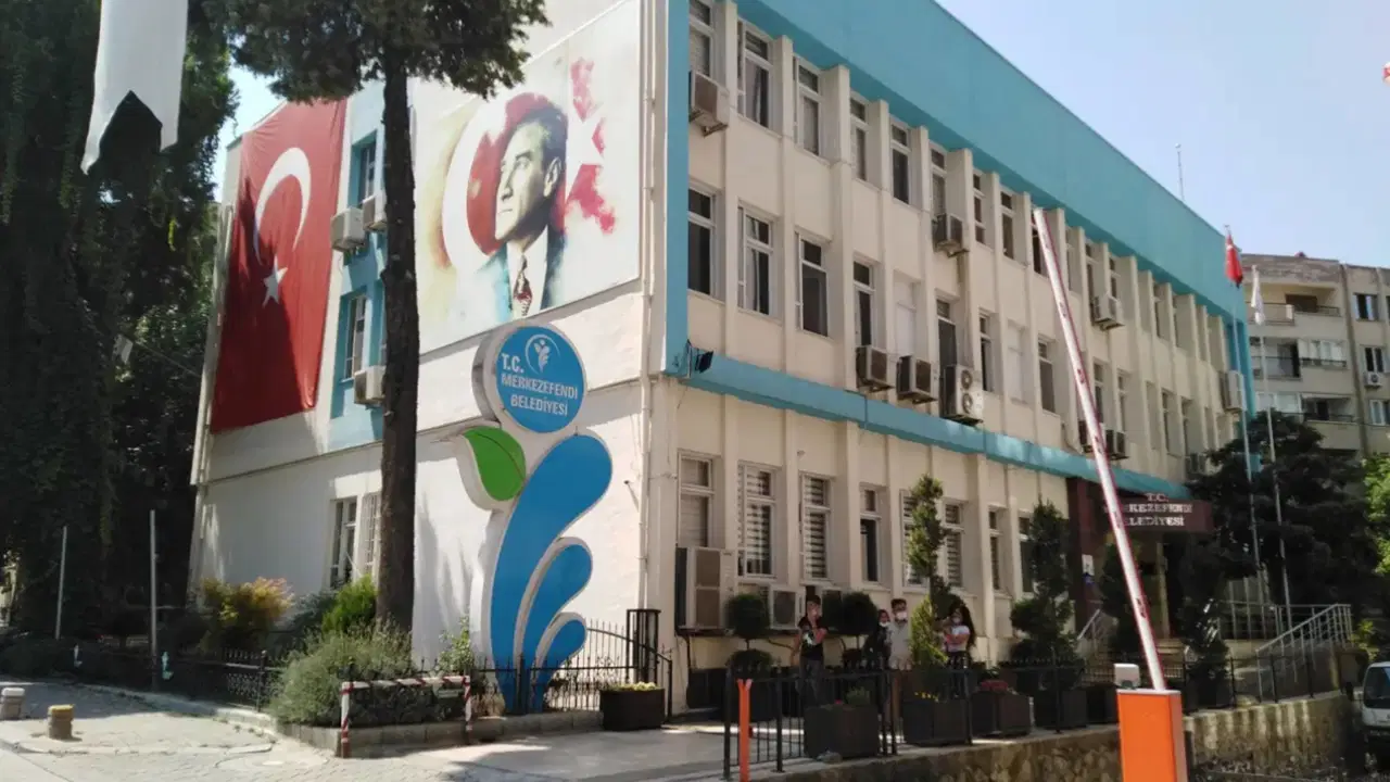 son-dakika-denizli-merkezefendi-belediyesine-operasyon-baskan-yardimcisi-dahil-5-kisi-gozaltina-alindi-bPrV81Bz